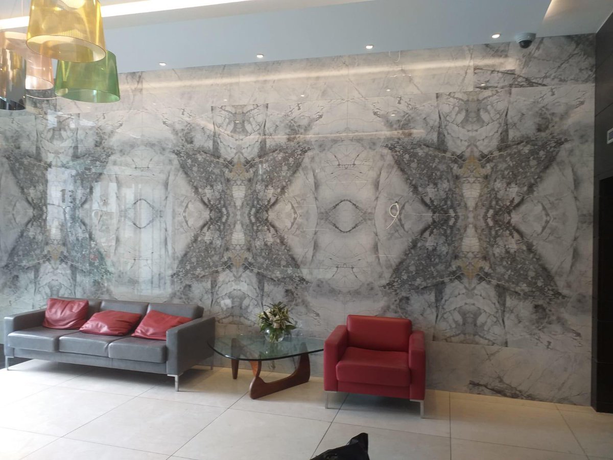 dukkaboard's tweet image. Weekend work at Hanover Square London by @CPSTilingLtd. 
10mm Dukkaboard Original-Panel screwed and glued. 1200x2400mm book matched porcelain tiles fixed using Raimondi Rai-Fix Mechanical Fixing System and @pythonadhesives GT Adhesive. All completed in 24 hours! 
#tiling #JobDone