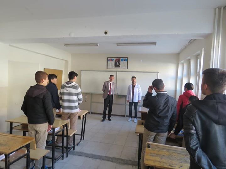 midyatilcemem's tweet photo. Okul Ziyaretleri Sürüyor 
İlçe Milli Eğitim Müdürümüz Abdulkadir Altay, #Acırlı #Çok #Programlı #Anadolu #Lisesini ziyaret etti. Öğrenci ve öğretmenler ile bir araya geldi.@ziyaselcuk @yakup1219 @haldehs https://t.co/9vbX554ic5