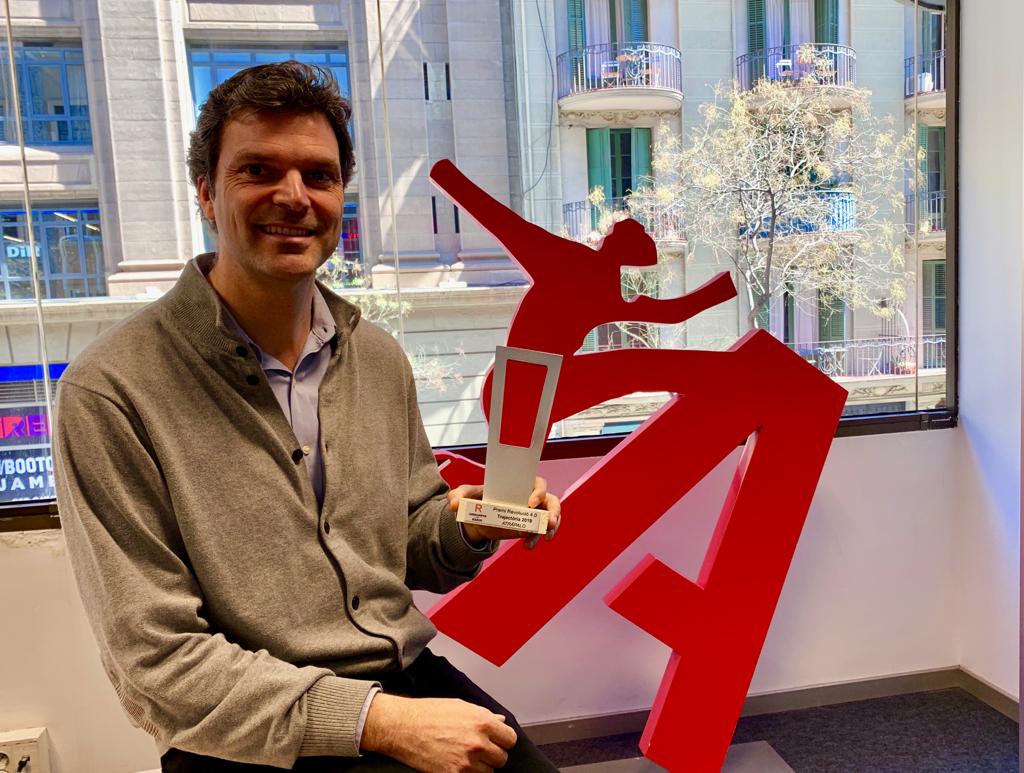 Moltes gràcies <a href="/Revolucio4/">REVOLUCIÓ 4.0</a> en nom de <a href="/manuelroca/">Manuel Roca</a>, <a href="/NachoGiral/">Nacho Giral</a> i <a href="/NachoSala_/">Nacho Sala</a> Molt agraïts del vostre reconeixement per la trajectòria d´<a href="/atrapalo/">Atrápalo España</a> . Seguirem amb il·lusió revolucionant junts l´#ecommerce i jugant amb la #tecnologia