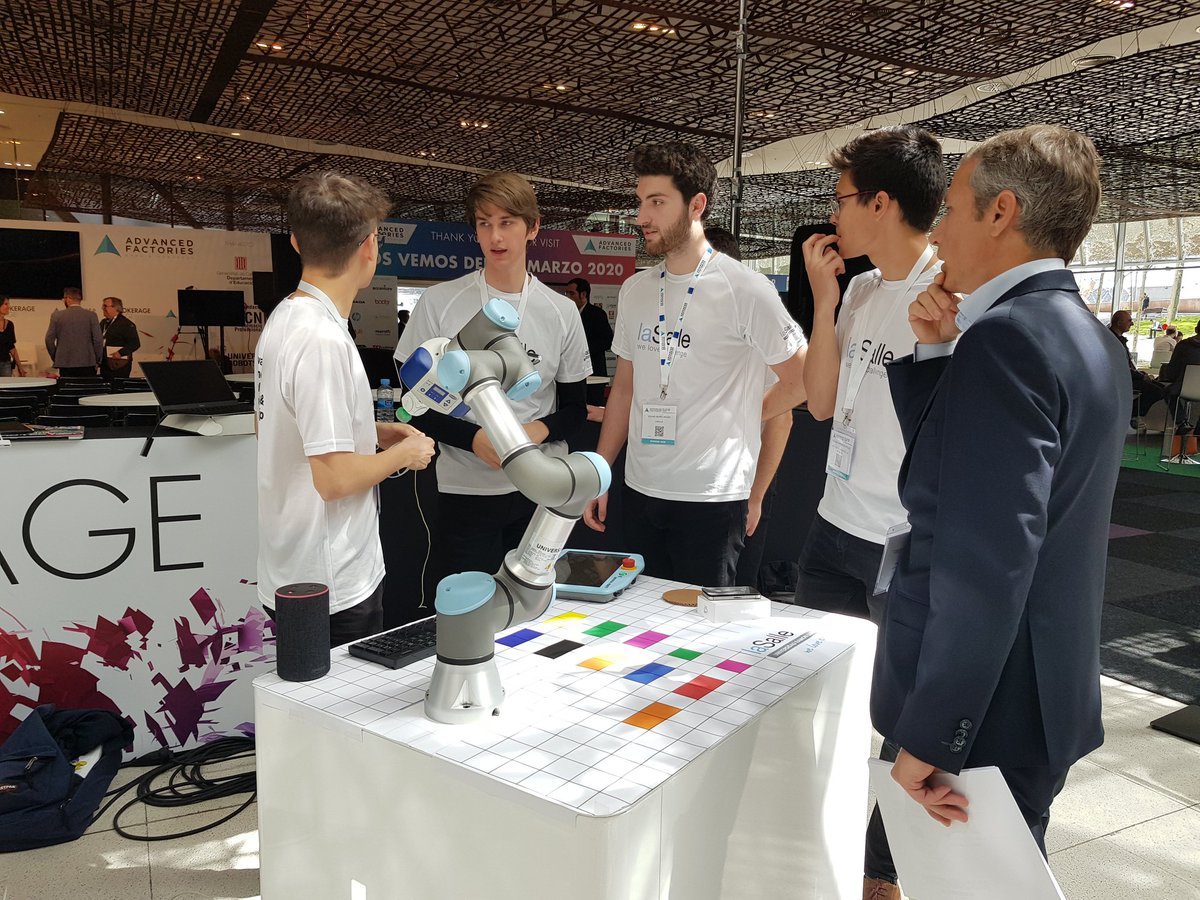 UR_Iberia's tweet photo. ¡Falta poco para empezar el #HackTheCobot! Los alumnos están acabando de prepararse. ¡Os esperamos en el Brokerage Stage de @AdvanFactories! https://t.co/FtQzS7z4qg