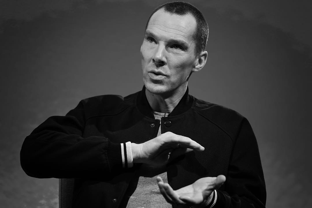 cumberbatch_br's tweet image. Mais registros do Benedict na #TalksAtGS ontem, em Londres, onde falou sobre sua carreira, personagens e como a relação com o figurino ajuda na composição do papel.

@GoldmanSachs

Via: 
instagram.com/p/BwGvqF9lb9a/…