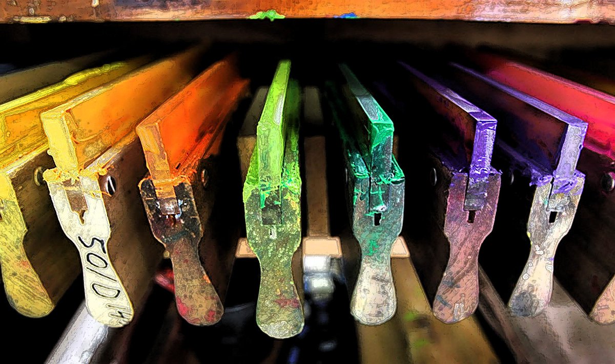PyramidScreen's tweet photo. Screen printing is an art that requires a lot of skill and the right equipment. Did you know that your squeegee rubber is like the soul of screen printing & should be checked at regular intervals to help maintain optimal print results. #screenprinting #squeegee #pyramidscreen https://t.co/mMl3zhHMhV