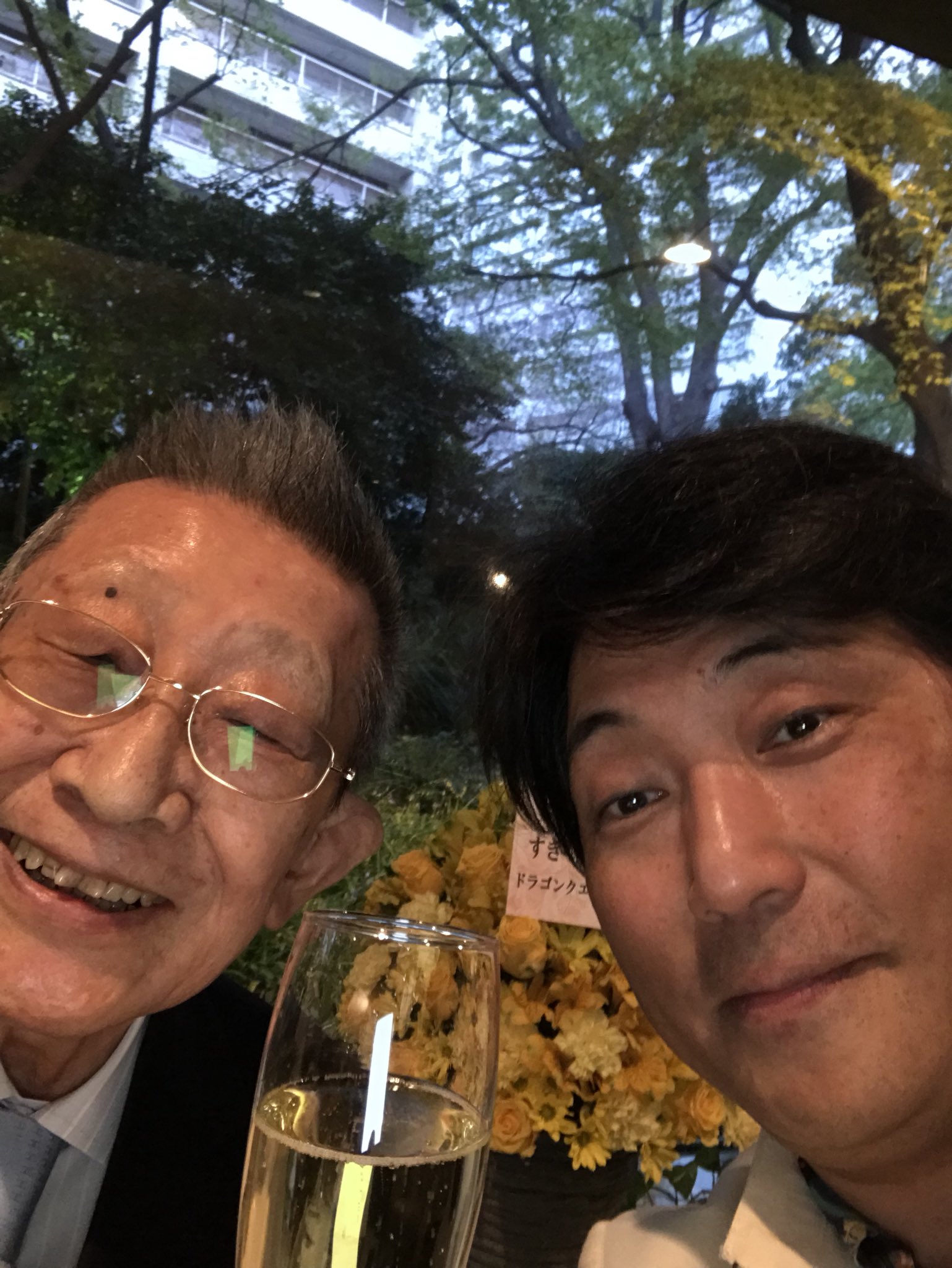 Tomoyuki Hirota 広田智之 本日はすぎやまこういち先生の米寿のお祝いでした 都響が誇る3コンマスと共に おめでとうございます 8月公開のドラクエ映画も先生指揮で都響が演奏しています これからも沢山ご一緒出来ますように いつまでもお元気で Tomoyuki Hirota 広田智之 本日はすぎやまこういち先生の米寿のお祝いでした 都響が誇る3コンマスと共に おめでとうございます 8月公開のドラクエ映画も先生指揮で都響が演奏しています これからも沢山ご一緒出来ますように いつまでもお元気で