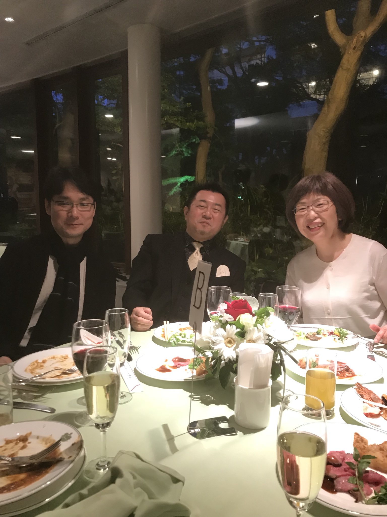 Tomoyuki Hirota 広田智之 本日はすぎやまこういち先生の米寿のお祝いでした 都響が誇る3コンマスと共に おめでとうございます 8月公開のドラクエ映画も先生指揮で都響が演奏しています これからも沢山ご一緒出来ますように いつまでもお元気で Tomoyuki Hirota 広田智之 本日はすぎやまこういち先生の米寿のお祝いでした 都響が誇る3コンマスと共に おめでとうございます 8月公開のドラクエ映画も先生指揮で都響が演奏しています これからも沢山ご一緒出来ますように いつまでもお元気で
