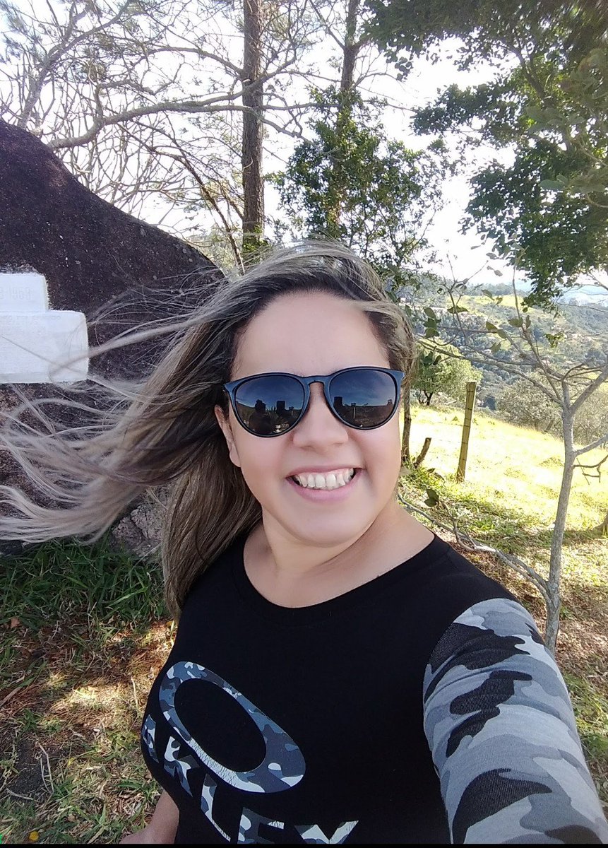 LucieneMesquit4's tweet photo. Não deixe nada para depois, porque na espera do "depois" você pode perder os melhores momentos, as maiores experiências  e os melhores sentimentos
#tbt
#amor
#Paz 
#maisamorporfavor 
#vida https://t.co/DFE31jyvNF