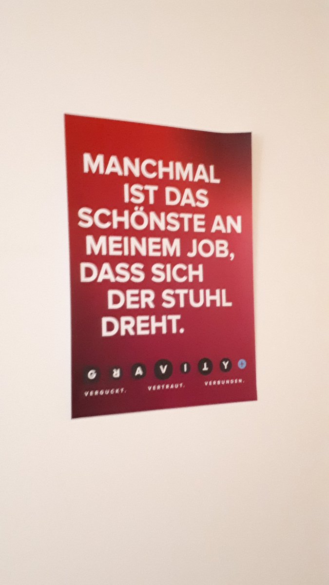 InesDLO's tweet photo. Impressionen zwischen den Speaker-Slots von der #gravityplus (mit richtigem #-tag 😄)...yummie!😋😋😋 not bad & #humor haben sie auch😂😎 @EllingtonHotel https://t.co/aPHdvUQ8Eg
