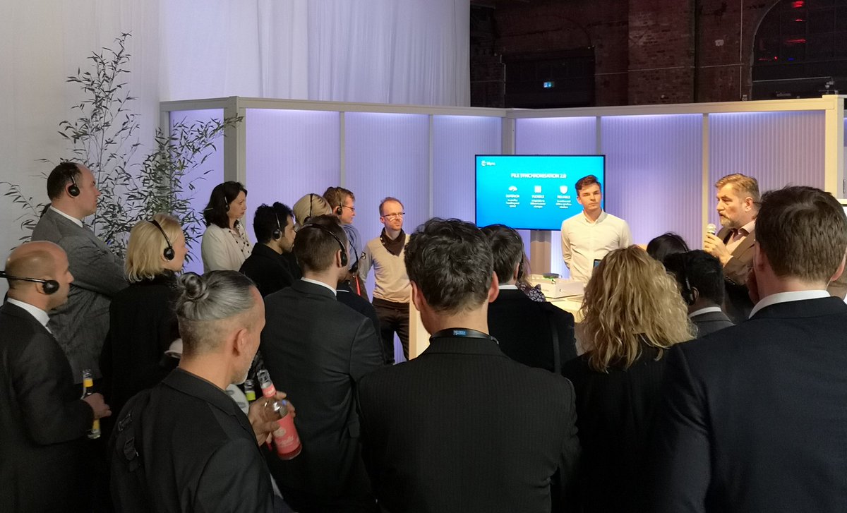onlinedasein's tweet image. Delagations of ambassadors and diplomats visiting our #BSync booth on file synchronisation 2.0 @hubconf #hubberlin @Fraunhofer_FIT #Bitkom Thanks @AuswaertigesAmt  @Bitkom @Fraunhofer_IUK #whatsnext s.fhg.de/bsync