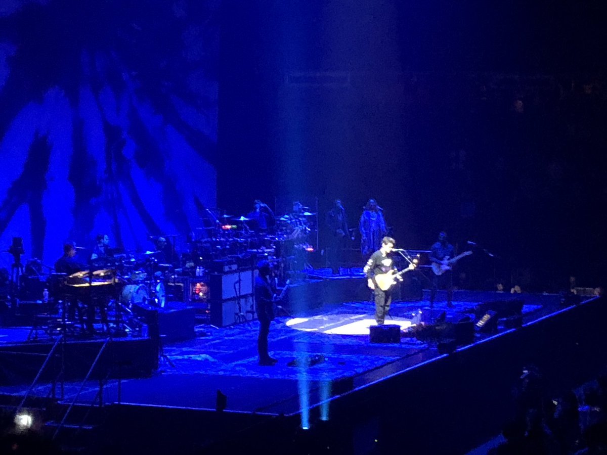 AAyaka_'s tweet photo. 2日目もさらに最高なわけ。終わらないでー！#ジョンメイヤー #JohnMayer https://t.co/EUG59sYY84