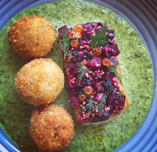 wezwatts's tweet image. Grey mullet, kipper arancini, wild garlic sauce, beetroot &amp;amp; pickeld mustard seed salsa 💃🏿 @ThePostBoxPerth ✌️😘