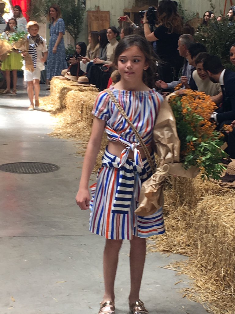 elcorteingles's tweet photo. ¡Las mejores propuestas para vestir a los más pequeños están en la pasarela de #ThePetiteFashionWeek by @CharHadas! con #Brotes, #BconB y #Bass10. #CharHadasPetiteFashion https://t.co/IlcWbawt6r