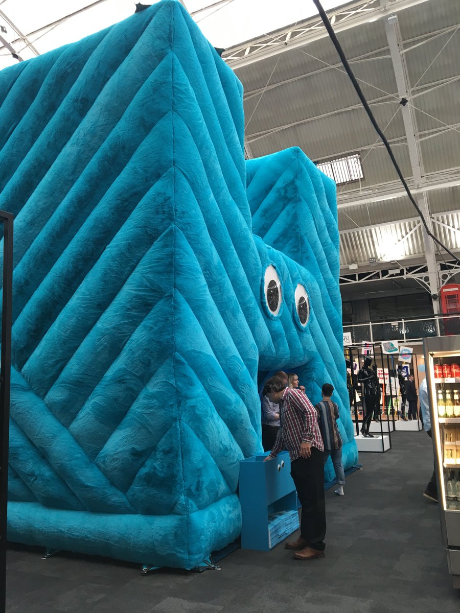StracoRecruit's tweet photo. We had such a great time at the @VMDisplayShow that we're dedicating this #ThrowbackThursday to it!
Check our our blog to see what we got up to https://t.co/TIbcDiZ1Z8 - roll on #VMDS2020! π
#StracoLDN #OutAndAbout #StracoAntics #London https://t.co/nmCoBROiPq