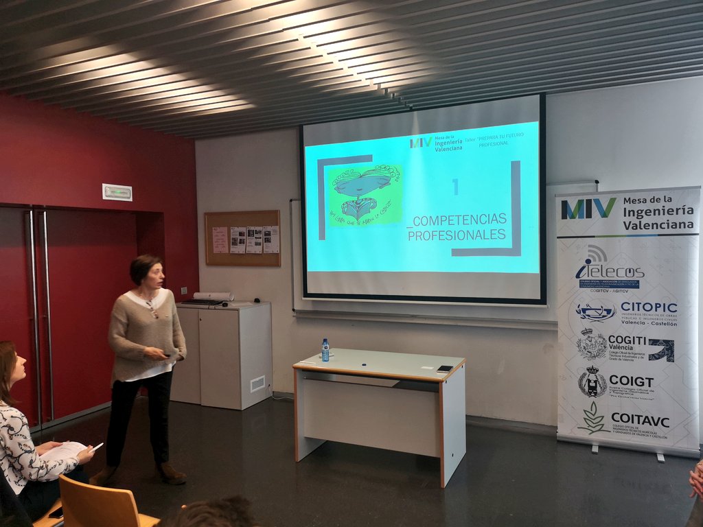 MesaIngValencia's tweet photo. En el seminario práctico "PREPARA TU FUTURO PROFESIONAL" del #Foroe2 de la @UPV en el Salón de Grados 2 de la @casadelalumno desde la @MesaIngValencia te enseñamos en el camino hacia tu futuro profesional. https://t.co/hgs0EGHgyX