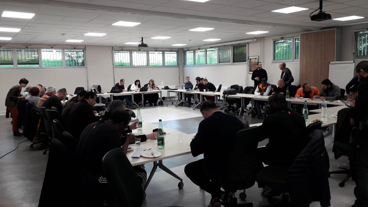 jmdumolin's tweet photo. Une très belle équipe Intervention Accès Réseau du DIR 77/93 autour de leur Managere @Roxana, dans un moment de convivialité qui clôture une réunion d'Equipe productive
#orangeidf @ofzz1972 @pepe0208 https://t.co/1t1k8IvM2O