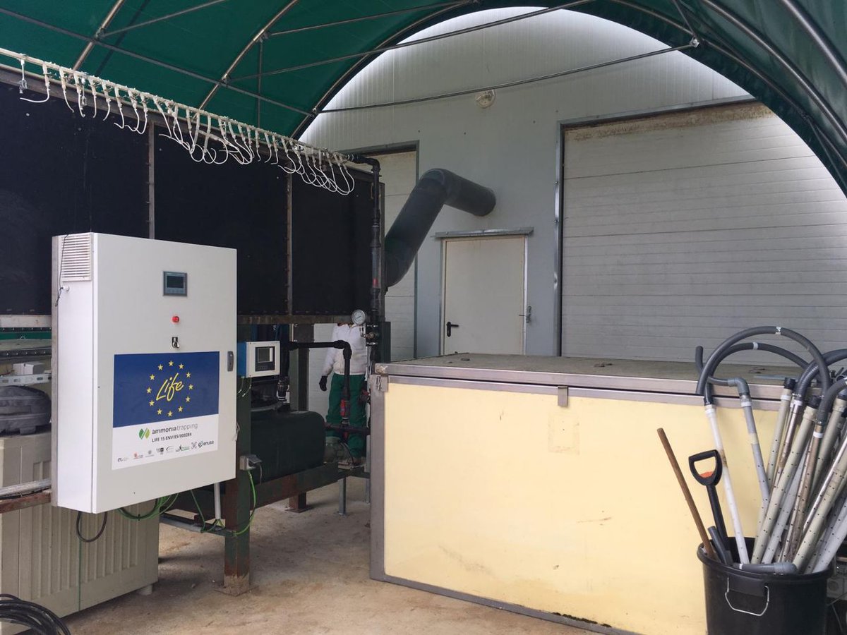 greenammonia_eu's tweet photo. Hoy estamos en la cañada soriana, en #Aldealafuente, donde el nuevo #prototipo de gases y #compostadores ya están montados en la granja para ensayar la captura de amoniaco en compostaje. https://t.co/Ut501T2gQr