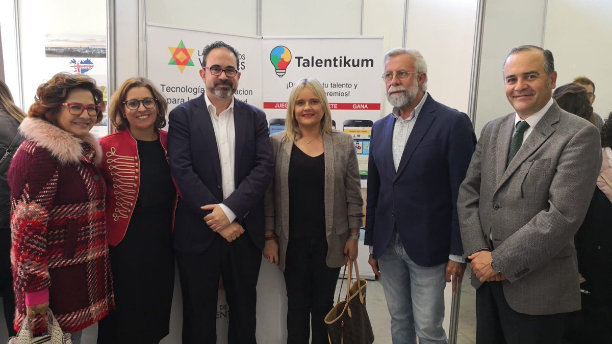 eravalientes's tweet photo. 🔴La Era de los Valientes @eravalientes participa en IV Feria del Empleo y Emprendimiento de @talaveraayto organizada x @CamaraToledo
En imagen nuestros compañeros @planpresto y @mariaMmeseguer1 junto a @jaime_ramost @TitaElez @JJulianjotable y @MariMarBlanco_
#EraValientes https://t.co/tFGDqtmwKO