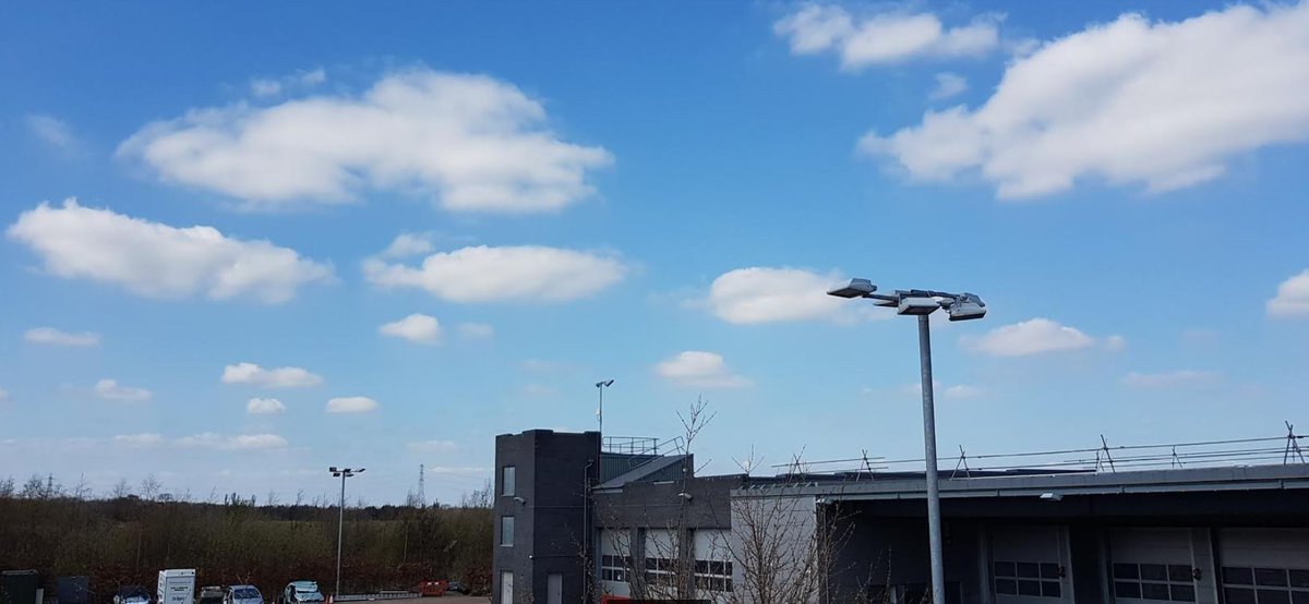 NlandFRS's tweet photo. #GreenWatch #FireControl here we have blue skies from our windows today🌞 enjoy the Easter Break 🐰#DaysOut #DaysIn #KeepingYouSafeNoMatterWhat https://t.co/Aq8xzK729O