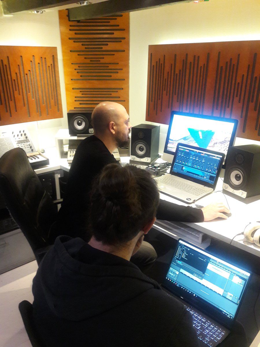 Plastic Academia tweet media