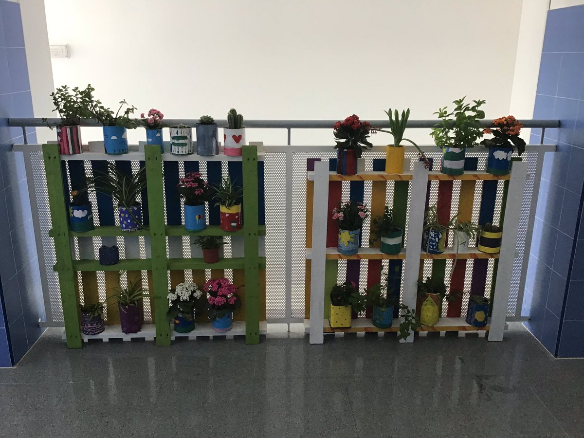 architec3d's tweet photo. La primavera ha llegado a nuestro cole. 😍😍😍😍😍 #ecoescuela @EcoescuelasAND https://t.co/ijT7aJhLNC