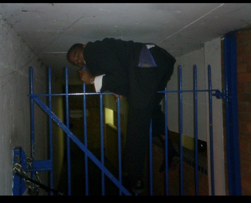 DrWesTensel's tweet photo. @whippletom @agbuckley Did a bit of @Cambridge_Uni tuxedo climbing myself ๐ #mayweek #mayballs https://t.co/BL9hU7qwbk