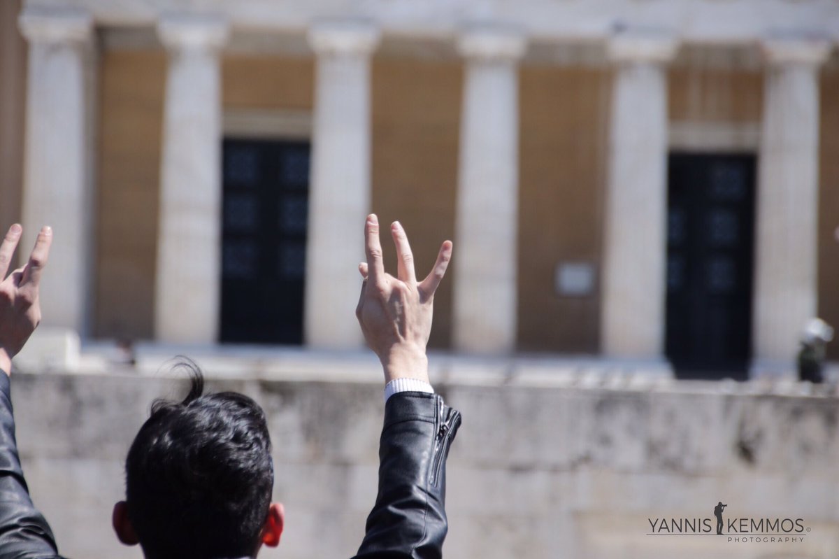 Πορεία ντελιβεράδων, Βουλή. Αγάπη μόνο.