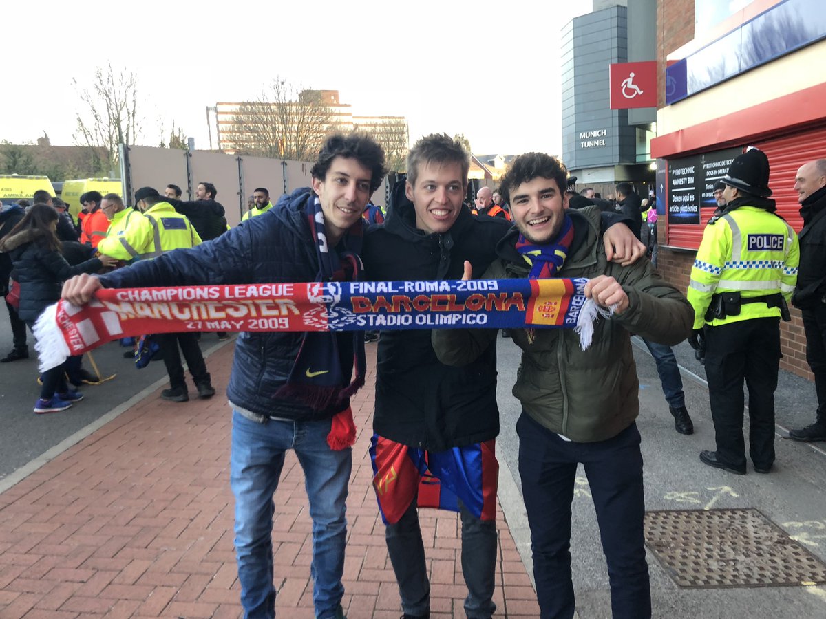 marcpierremi's tweet photo. Un sentiment, uns colors, una passió! 
 
Avui, demà i sempre @mogutsfcb1 al vostre costat. 

Man.U 0 - 1 FCBarcelona 🔵🔴

Nit màgica a Old Trafford! 

Seguim! 💙❤️ @FCBarcelona 

#MogutsFcb #UCL #ManchesterFCB https://t.co/wRTHsQMn5p