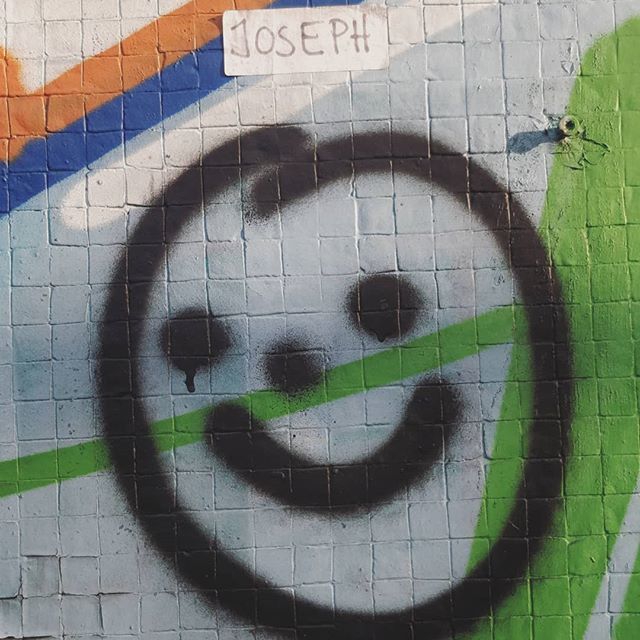 josephvwander's tweet photo. Graffiti summing up how I feel about our weekend in Bristol https://t.co/t4oA5iReNr https://t.co/9phtKhsnEm