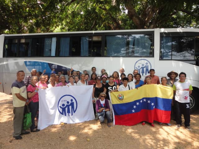 #11Abri| El día de ayer los jubilados y pensionados adultas y adultos mayores de Calabozo Estado Guárico, disfrutaron del Plan Turismo Social, el #IVSS  garantizando salud bienestar y recreación. Solo en revolución.
 #MásNuncaUn11A <a href="/NicolasMaduro/">Nicolás Maduro</a> <a href="/magallyvina/">Magaly Gutiérrez</a>