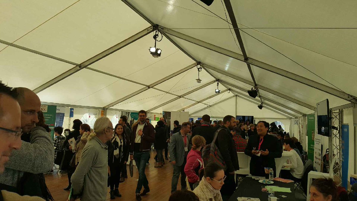 ChrGay's tweet photo. Village des recruteurs DIJON 
2500 offres d'emploi 
1650 visiteurs ce matin 
Les équipes mobilisées pour relever ce challenge. Bravo à tous !
#AvecPoleEmploi @O_charretgodard @AnnicetLoembe @FredericDanel @jf_locatelli @poleemploi_bfc https://t.co/Q2Es2agF52