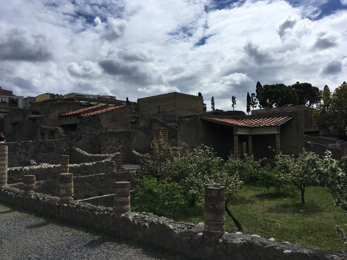 Rovingrhiannon's tweet photo. Herculaneum- a morning of physical and historical geography! https://t.co/zvarwyV7JL