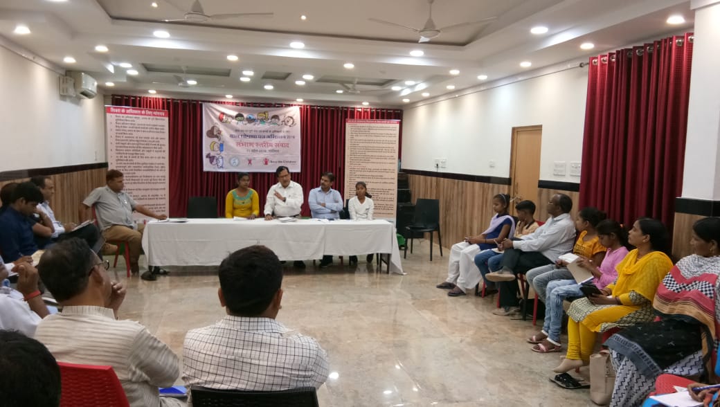 AgainstMp's tweet photo. ग्वालियर में संभागीय बाल घोषणापत्र संवाद को संबोधित करते हुए बाल श्रम विरोधी अभियान के राष्ट्रीय संयोजक श्री अशोक 
#vote4children https://t.co/CeFYRyd488
