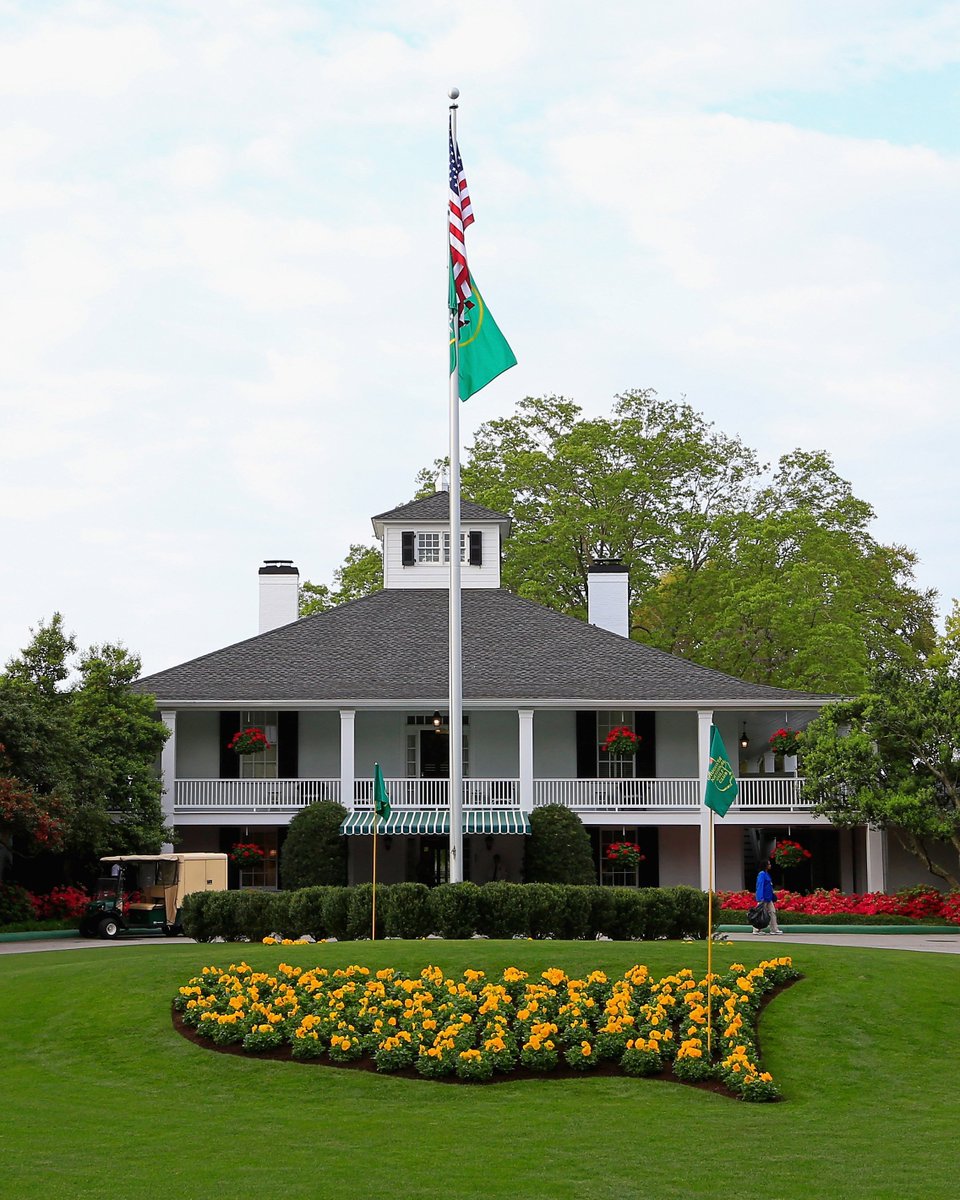 PGATOUR's tweet photo. Round 1 of the Masters has officially begun! https://t.co/NmBGHZASBX