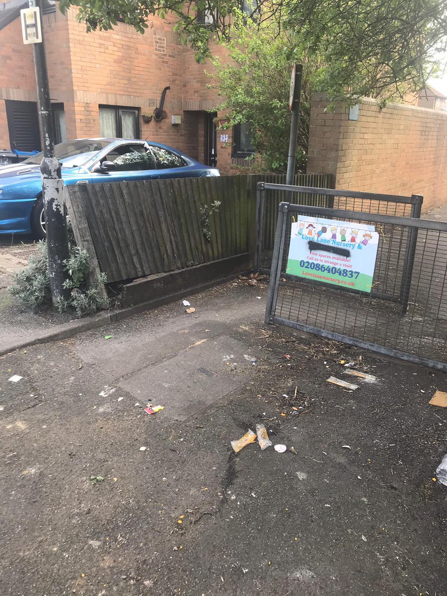 MPSCricketGreen's tweet photo. Fly tipping reported by Cricket Green SNT and then removed soon after. Please report to us or the council any fly tipping you see on the ward. #dontflytip https://t.co/Hj9MuMzWSV