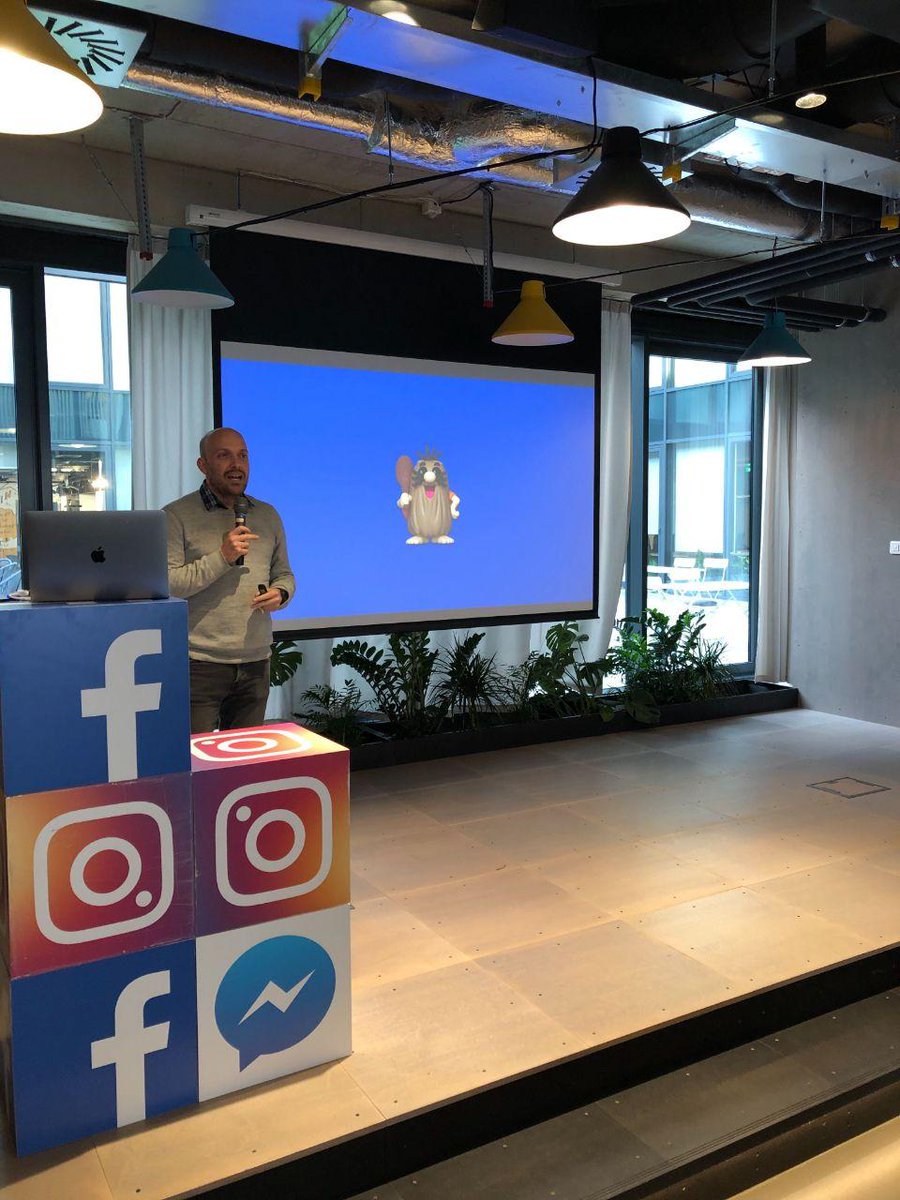 codekiwicom's tweet image. The #Golang workshop in #Prague has started with @mraaroncruz giving an intro to recurrent neural networks in the talk called &quot;Steal This Talk&quot;. #TechWeekCE