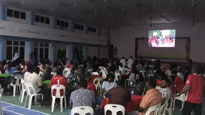 mufydhu's tweet photo. Thimarafushi Dhaairaa ge ran gondi MP Abdulla Riyaz kaamiyaabu 
 Kurumuge gothun Thimarafushee ga mirey beyvvi shukuru adhaa kurumuge hafulaa ge therein. 
      #AbdullaRiyaz2019
👊👊👊👌👌👏👏 https://t.co/OkKF4lqSww