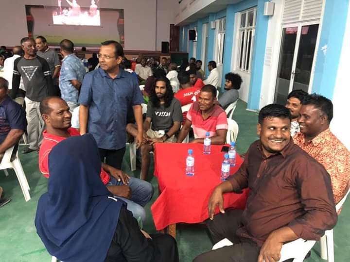 mufydhu's tweet photo. Thimarafushi Dhaairaa ge ran gondi MP Abdulla Riyaz kaamiyaabu 
 Kurumuge gothun Thimarafushee ga mirey beyvvi shukuru adhaa kurumuge hafulaa ge therein. 
      #AbdullaRiyaz2019
👊👊👊👌👌👏👏 https://t.co/OkKF4lqSww