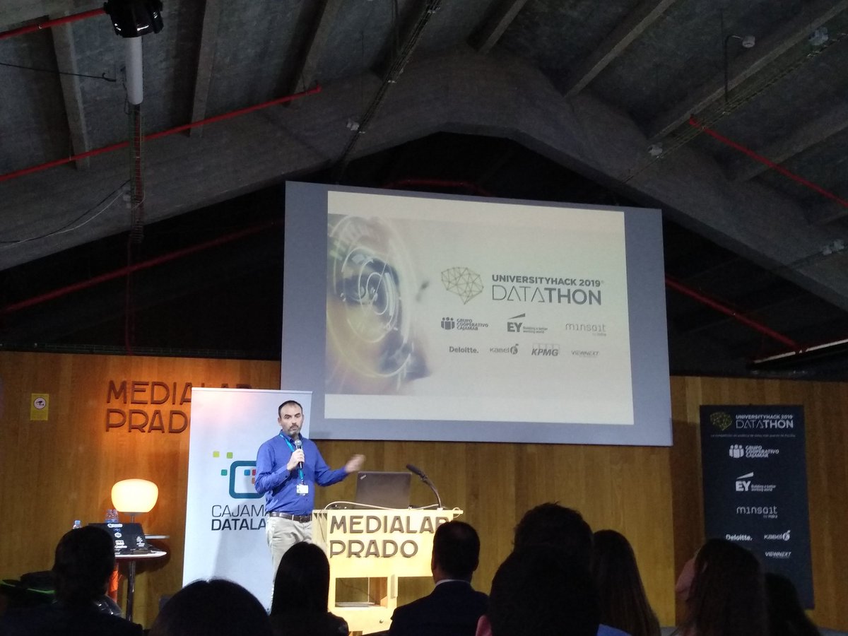 guillece1's tweet photo. Comenzando la final de la @Cajamar #UniversityHack 2019. https://t.co/d9pVydBe0m
