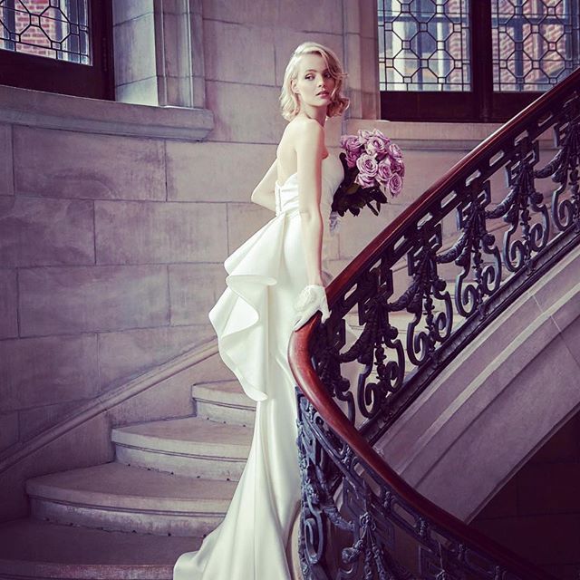 Countdown to Sareh Nouri at New York Bridal Fashion Week ! 💕🌸💕🌸💕🌸#designergowns #designerflowers