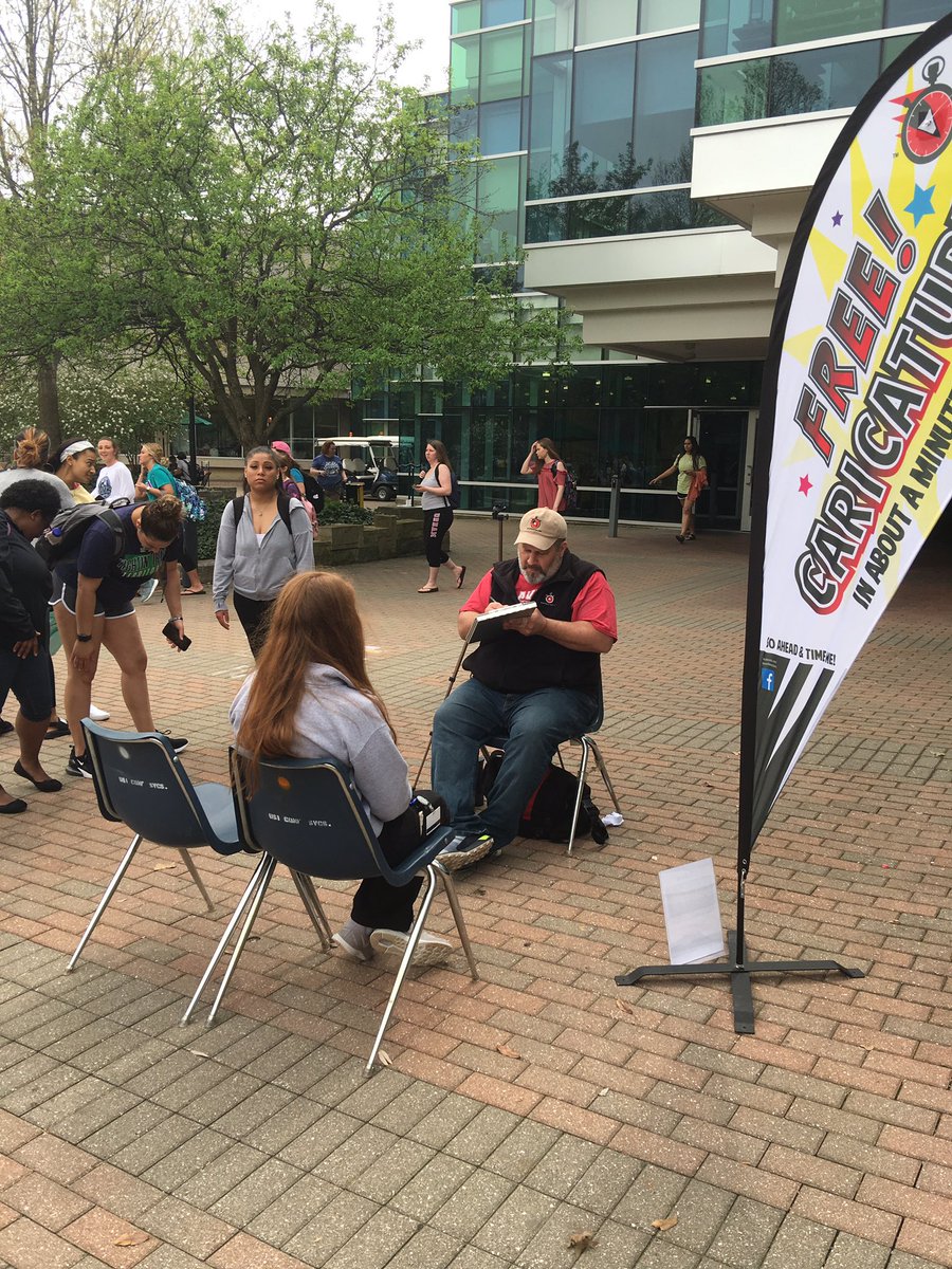 USI_SpringFest's tweet image. Come to the University Center! We have Sand Art, Caricature drawings, Kona Ice, &amp;amp; Yard Games!!