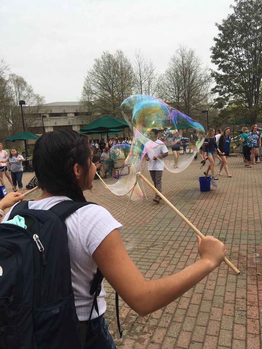 USI_SpringFest's tweet image. Come to the University Center! We have Sand Art, Caricature drawings, Kona Ice, &amp;amp; Yard Games!!