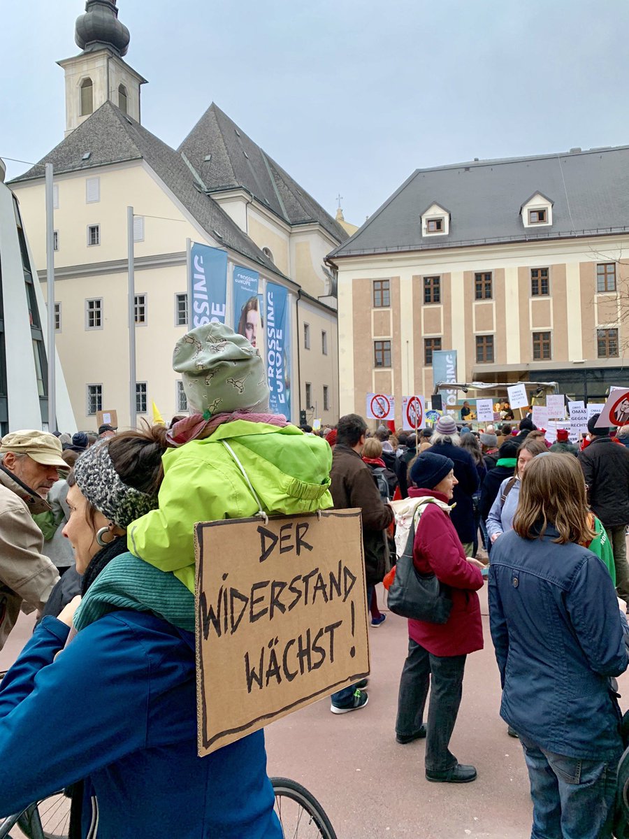 PastorSiegrist's tweet photo. The resistance grows ❤️
#fixzam #donnerstagsdemo https://t.co/whbSvYwK02