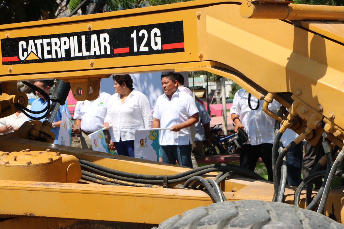 Acompañé al gobernador <a href="/CarlosJoaquin/">Carlos Joaquín</a> al banderazo del programa “Juntos Renovemos Chetumal Segunda Etapa" para brindar más y mejor infraestructura a esta bella ciudad
#JuntosRenovemosChetumal