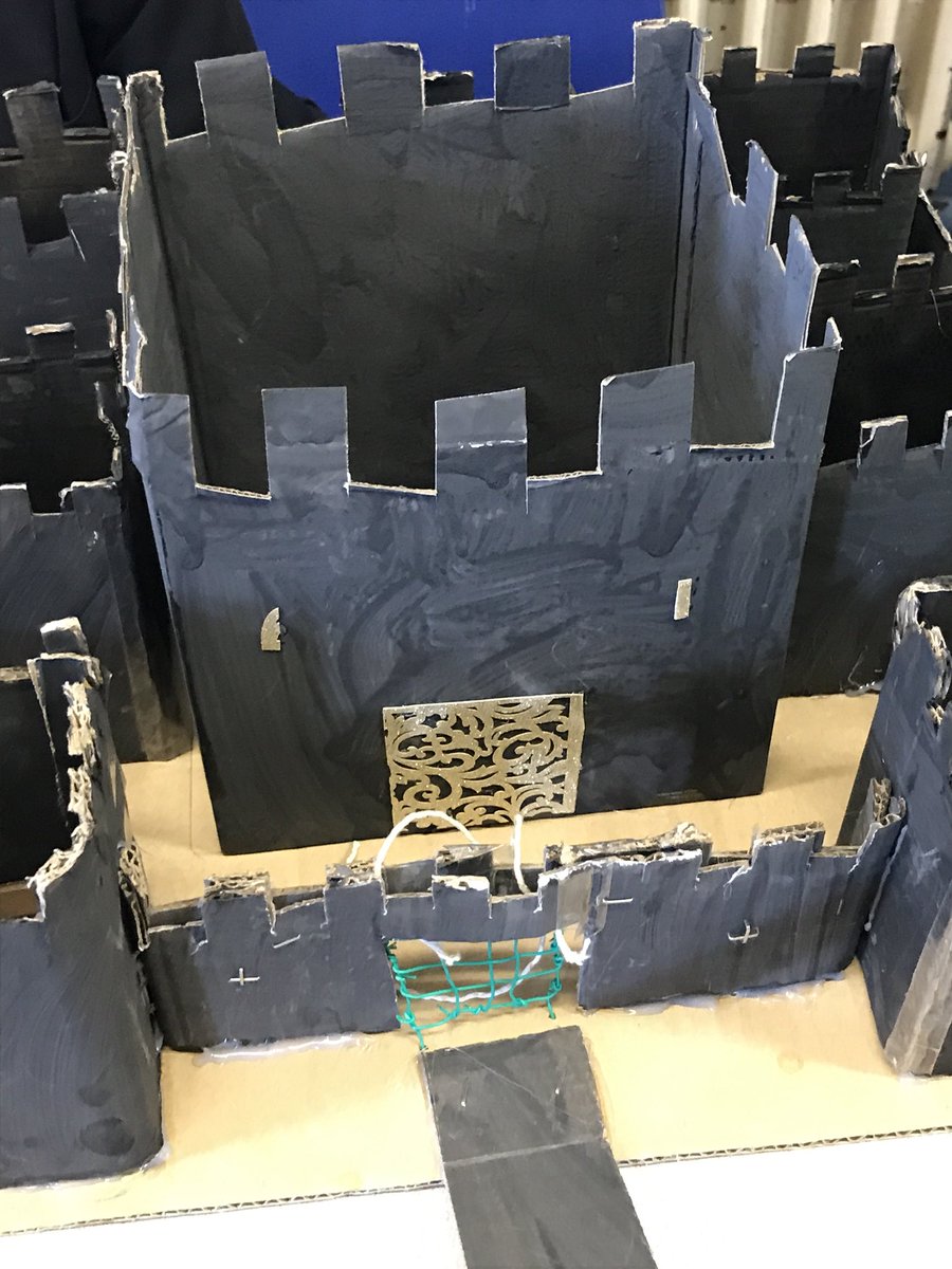 CrossleyHistory's tweet photo. The Castles are arriving at CHS, followed by rats, coffins and medieval towns..... watch this space #castlebuilders #historyhomework #homeworkideas https://t.co/59bV9mOdMy