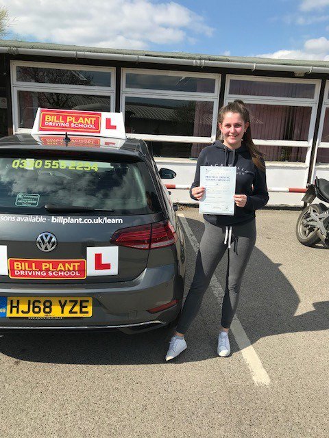 jkwdriving's tweet photo. Congratulations to Megan who passed 1st time at York Test Centre today with only one minor 🚗😀

#pass
#york
#test
#billplant
#DriveSafe https://t.co/F20D3fqWSG