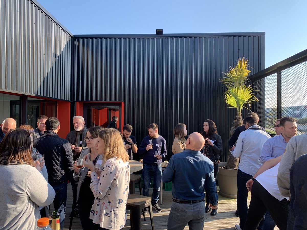 TonDirect's tweet photo. [DIRECT] Premier afterwork au Vallon Del Sol avec @GetiT_solution @DefOuest ADMS et @ras_interim ! L’occasion pour toutes les équipes du bâtiment de se rencontrer et faire connaissance... sous le soleil ! ☀️🥂 #VallonDelSol #afterwork https://t.co/yoRfcNPCO4