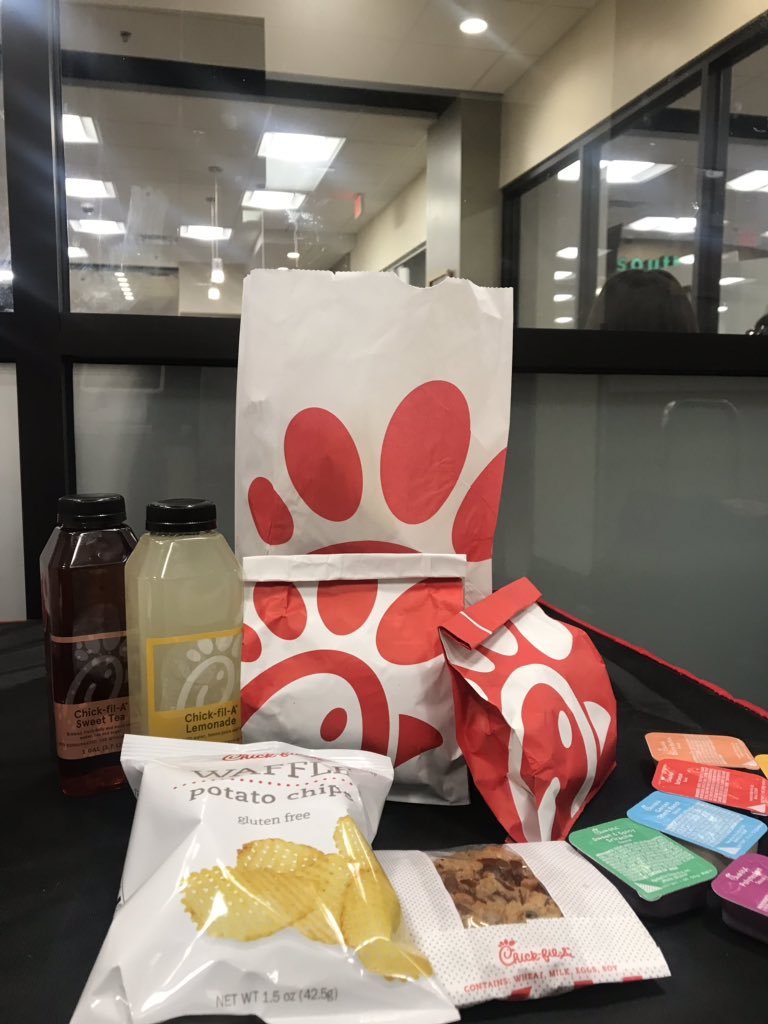 CAU_Dining's tweet photo. On the go? Grab some Chick-Fil-A on the way. Swing by the bottom level of the Henderson Student Center. 

Dining Bucks, Cash and Card accepted.
.
.
.
.
#cau #cau19 #cau20 #cau21 #cau22 #auc #hbcu #hbcudining #chickfila Clark-Atlanta University https://t.co/yjiz7s1Qck