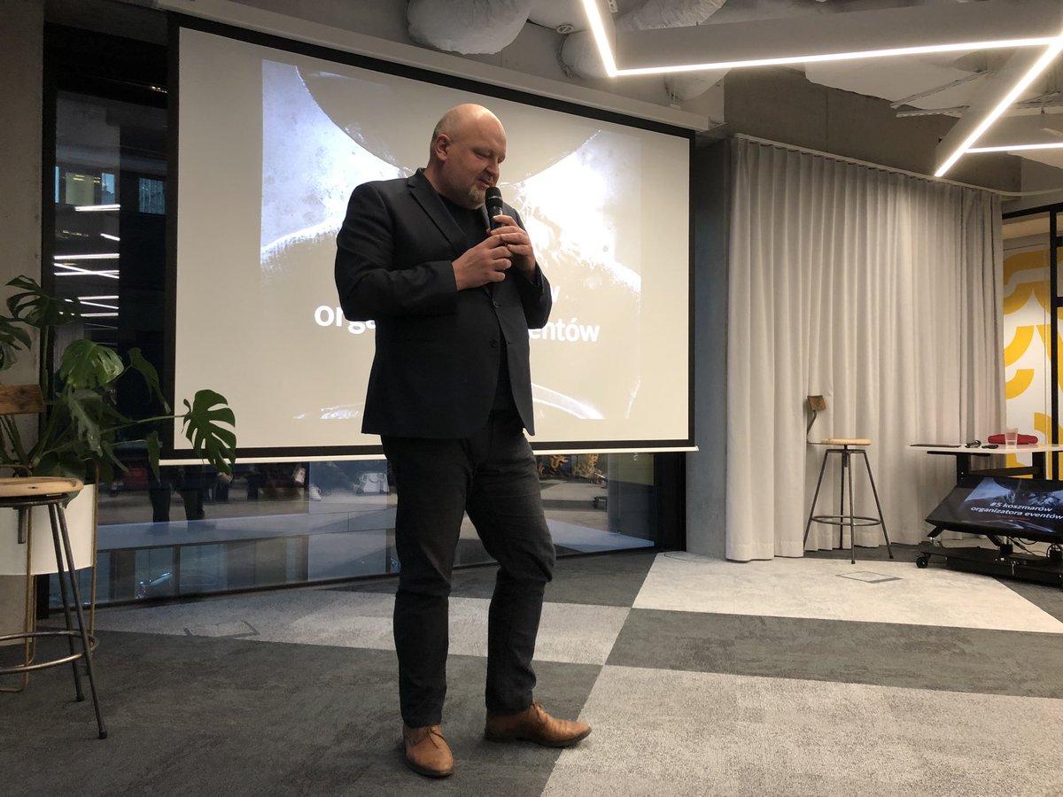 EveneaInfo's tweet photo. A teraz na #eventcepcja @Kotarbinski o koszmarach 😱😱😱 #eventmarketing #eventcepcja https://t.co/ohL6eAjXh8