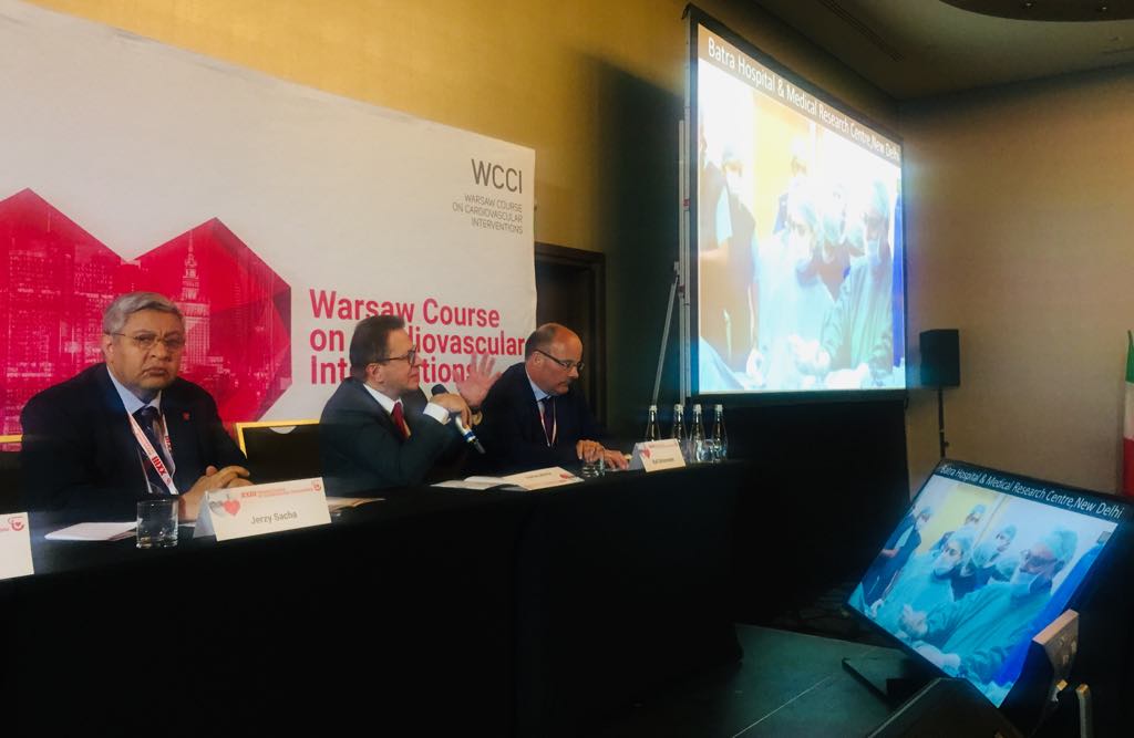 WarsawWcci's tweet image. Live case broadcasts from our friendly centres

Chairmen: 
Ralf Birkemeyer (Ulm)
Ahmed Magdy (Cairo)
Robert J. Gil (Warsaw)

#wcci2019 
#creatingtomorrowtoday
#polishisraelicooperation 
#interventionalcardiology 
#structuralheartdiseases
#TAVI