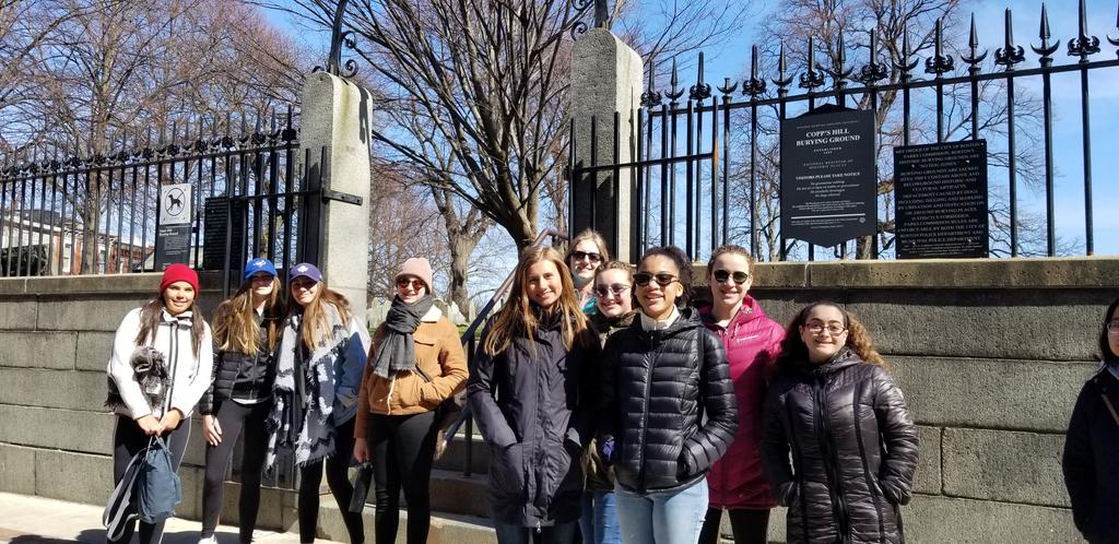 MsSosciaHNMCS's tweet photo. @HNMCS enjoying a private tour of Boston's North End after seeing the downtown core! https://t.co/7G6ryrWk1e