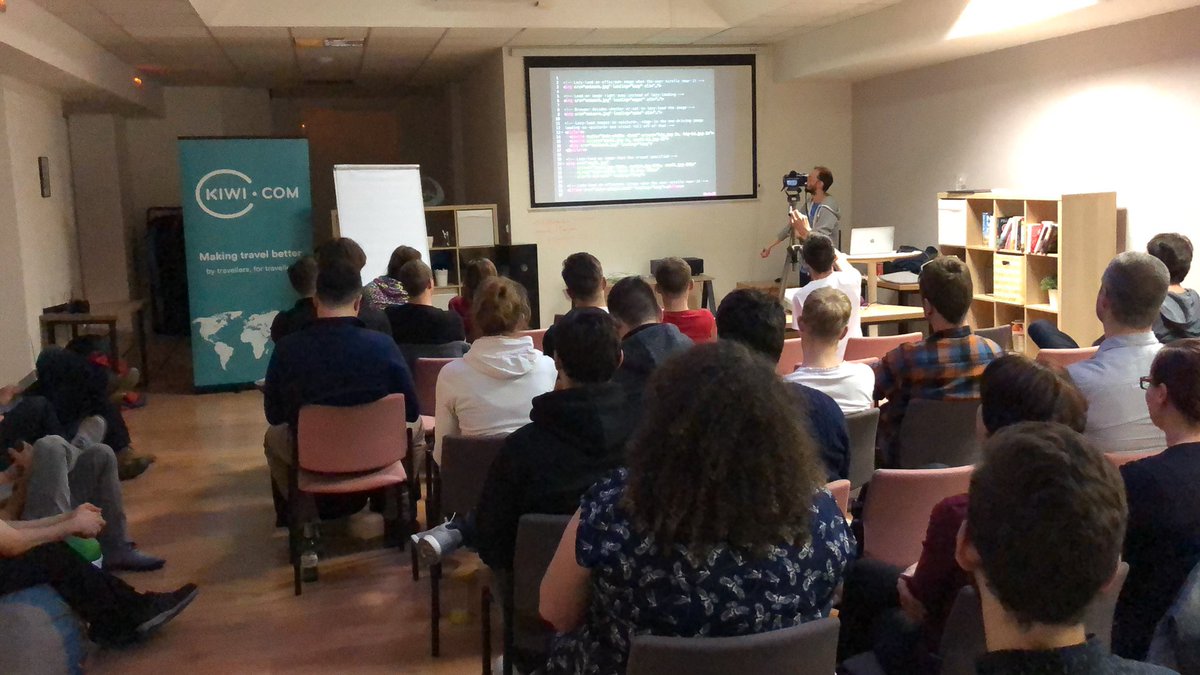 JanBleha's tweet image. #lazyloading explained by @martinkolar at #TechWeekCE @Frontendisti