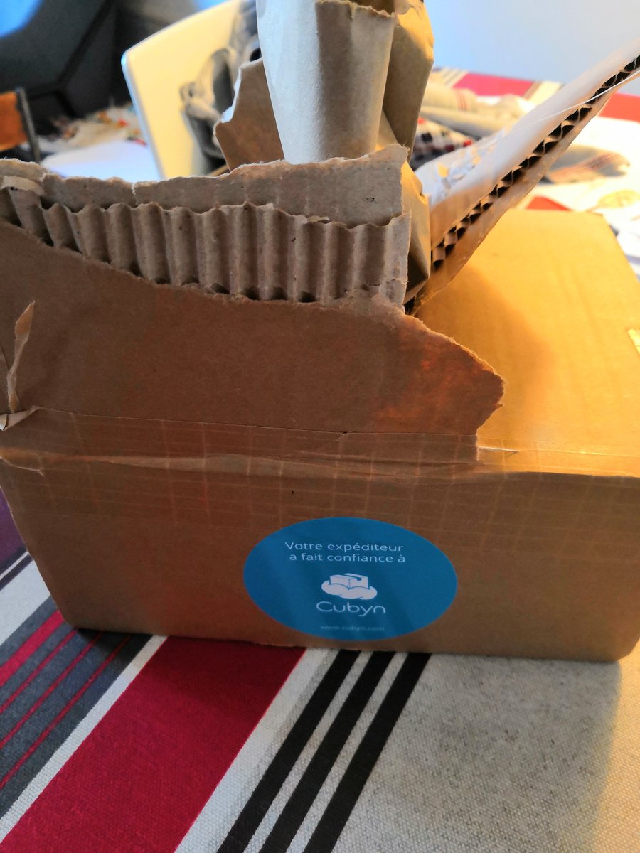 marc_hugon's tweet image. Mon expéditeur fait confiance à #cubyn. Le colis étant arrivé dans cet état, je l'invite à reconsidérer sa confiance...